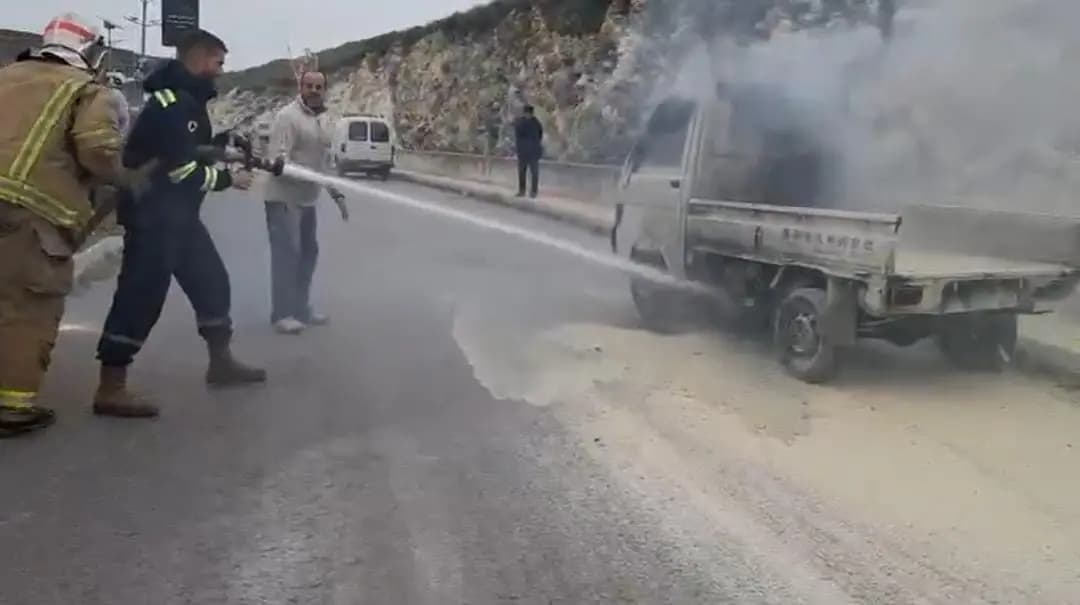احتكاك كهربائي يشعل بيك أب بالنبطية