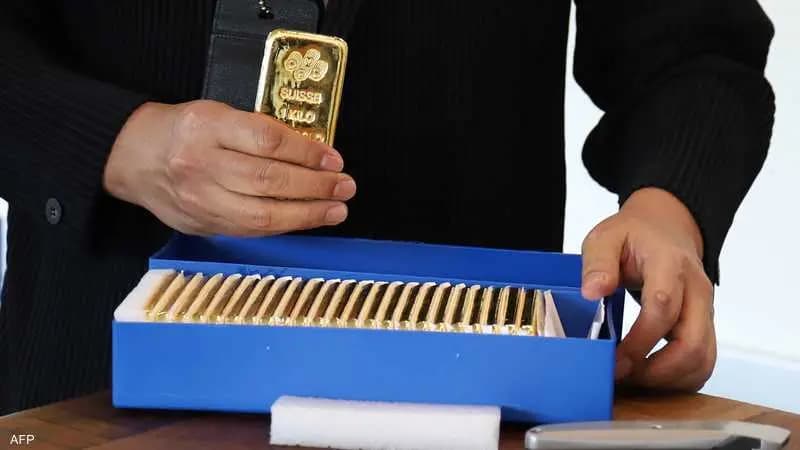 الذهب يفقد بريقه أمام قوّة الدولار!