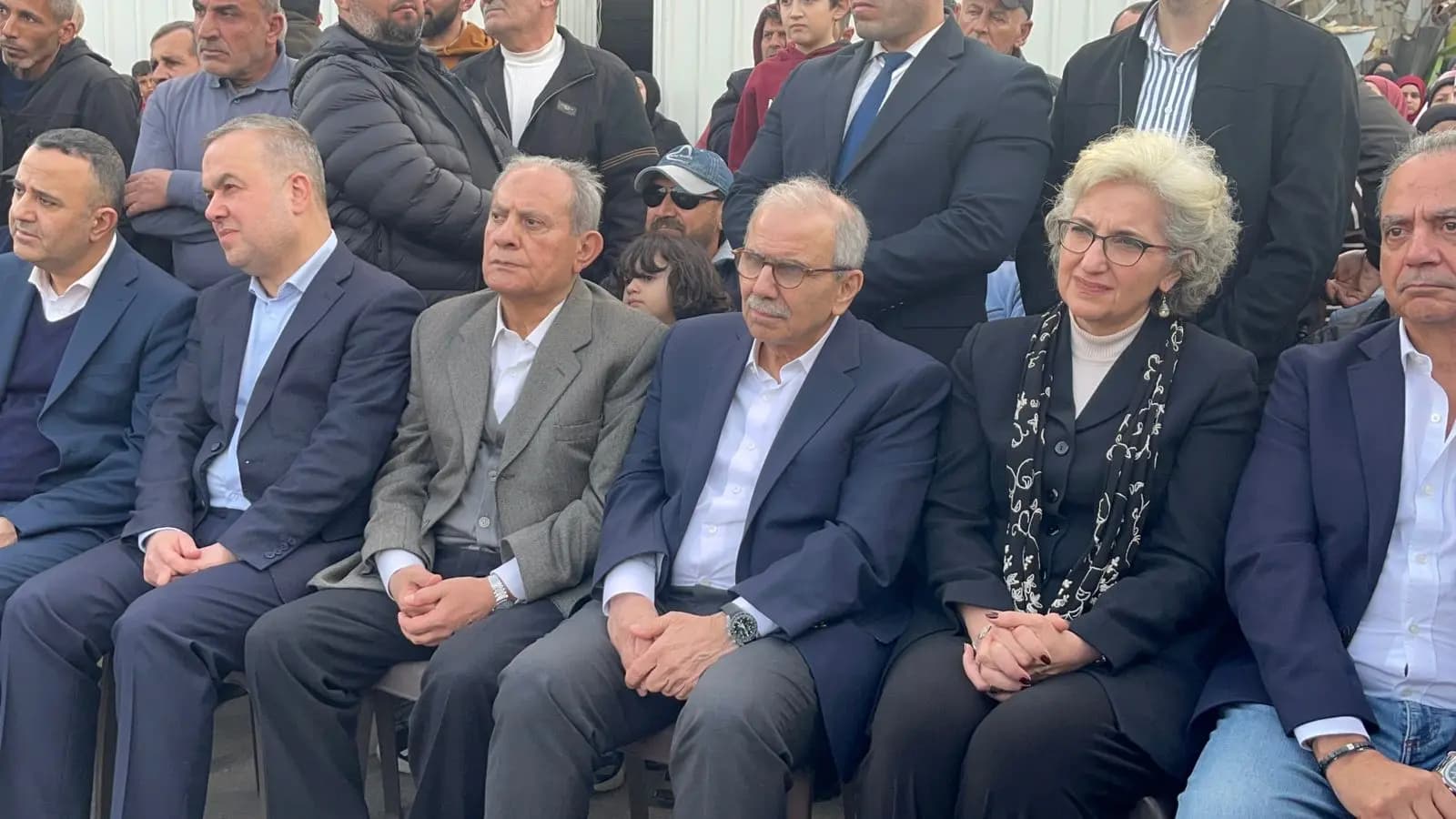 نزولاً عند رغبة الأهالي.. سلام يجول سيرًا على الاقدام في عيتا الشعب