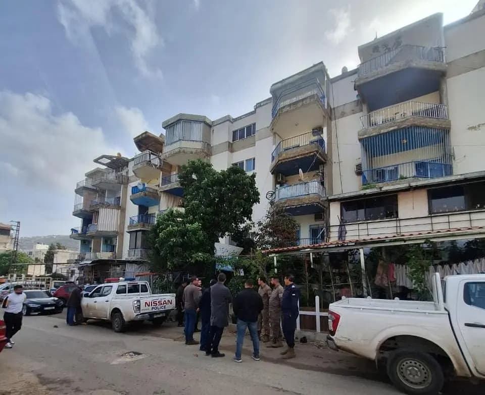 إخلاء مجمع في القلمون