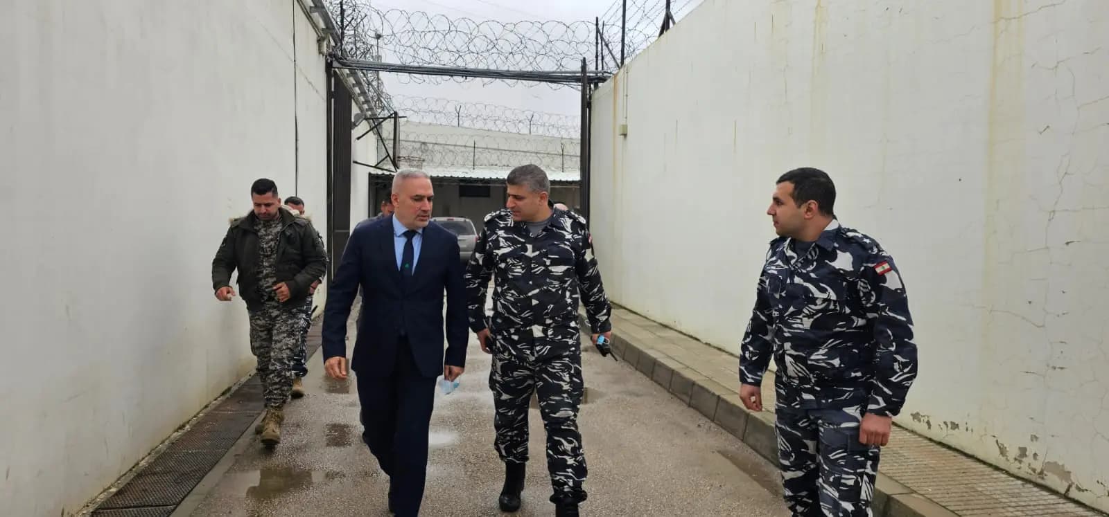 "حداد" يتفقد سجن زحلة.. ويعد بمتابعة الشكاوى