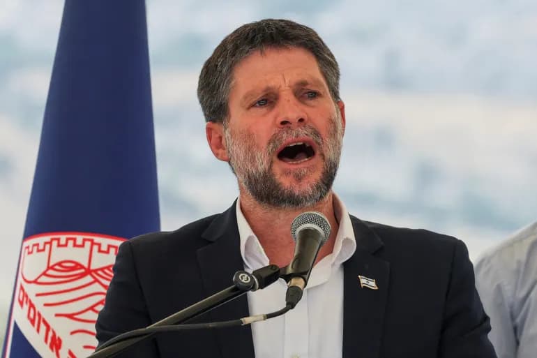 يديعوت أحرونوت: سموتريتش يطالب بتهجير الفلسطينيين من الضفة وغزة والقضاء على الدولة الفلسطينية