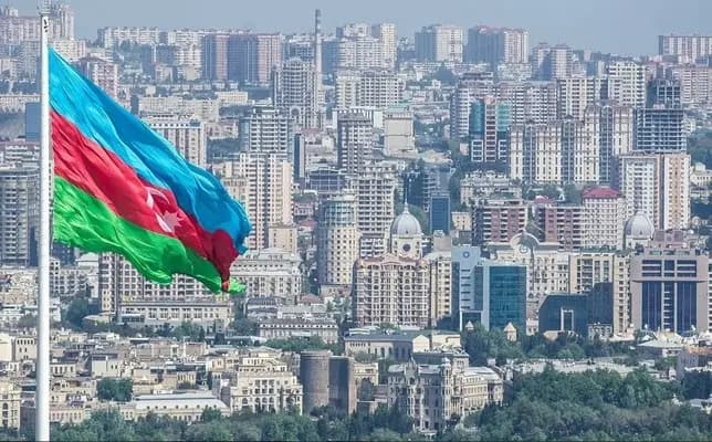 التوتر يرتفع بين أذربيجان وإيران بعد استهداف المطار