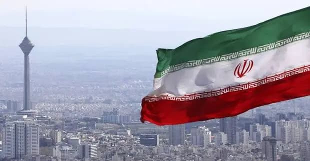 الضربات الإيرانية تثير تصعيدًا خليجيًا