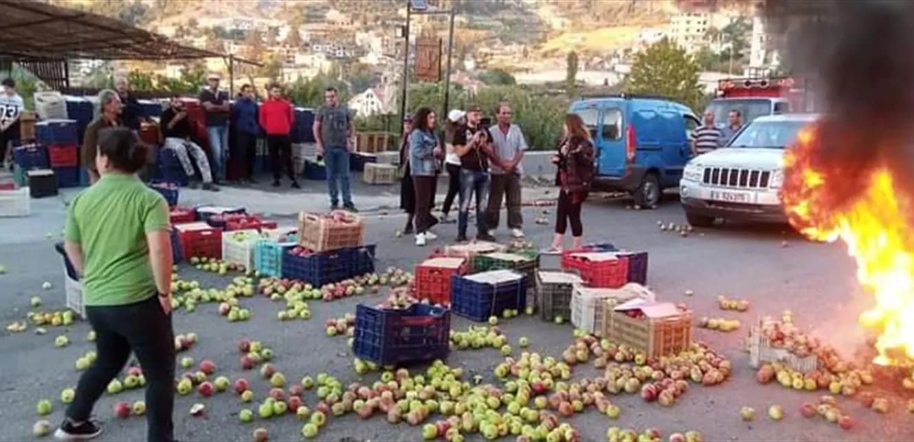مزارعو التفاح في بشرّي... ما حدا سئلان عنّا!