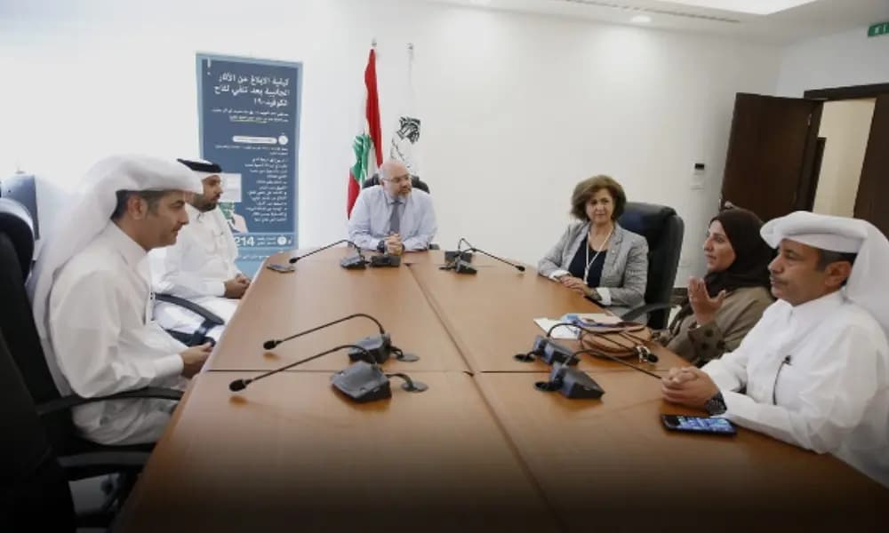 الأبيض يعرضُ مع وفدٍ قطريٍ مساندة القطاع الصحي