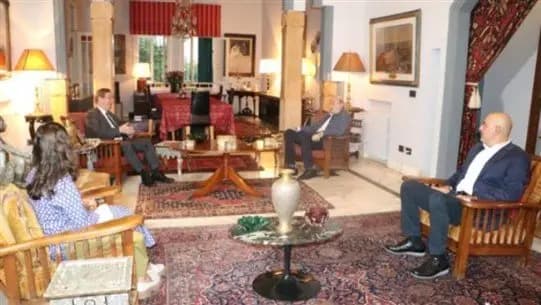 جنبلاط يعرض المستجدات مع "زكي" والسفير البريطاني!