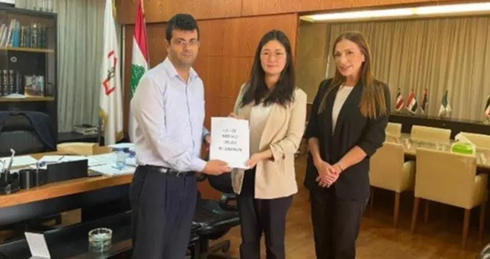 السفارة الكورية تسلِّم لبنان هبةً بأدوية السَّرطان