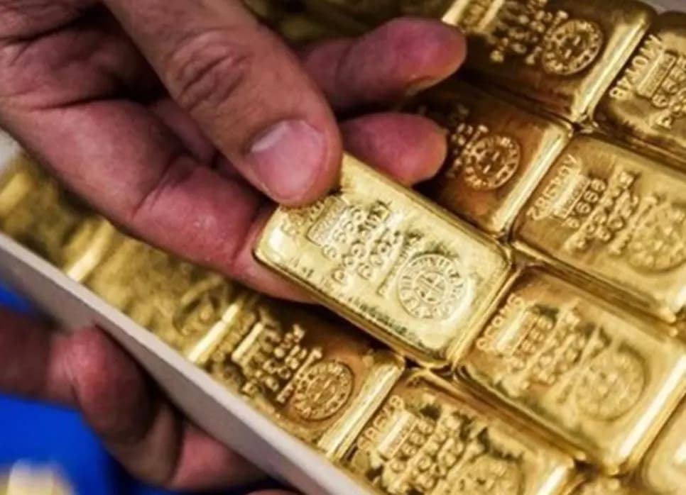 الذهب يرتفع مع تراجع الدولار