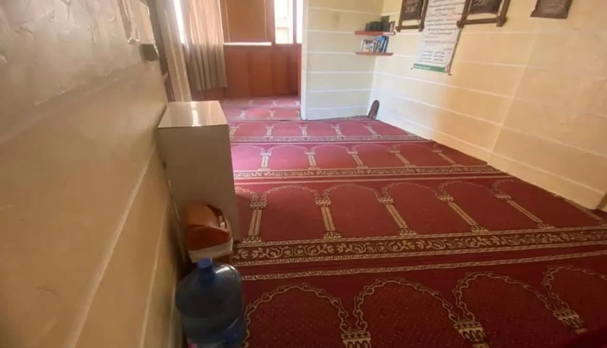 بالصور- سرقة مُصلى فجراً في أبي سمراء