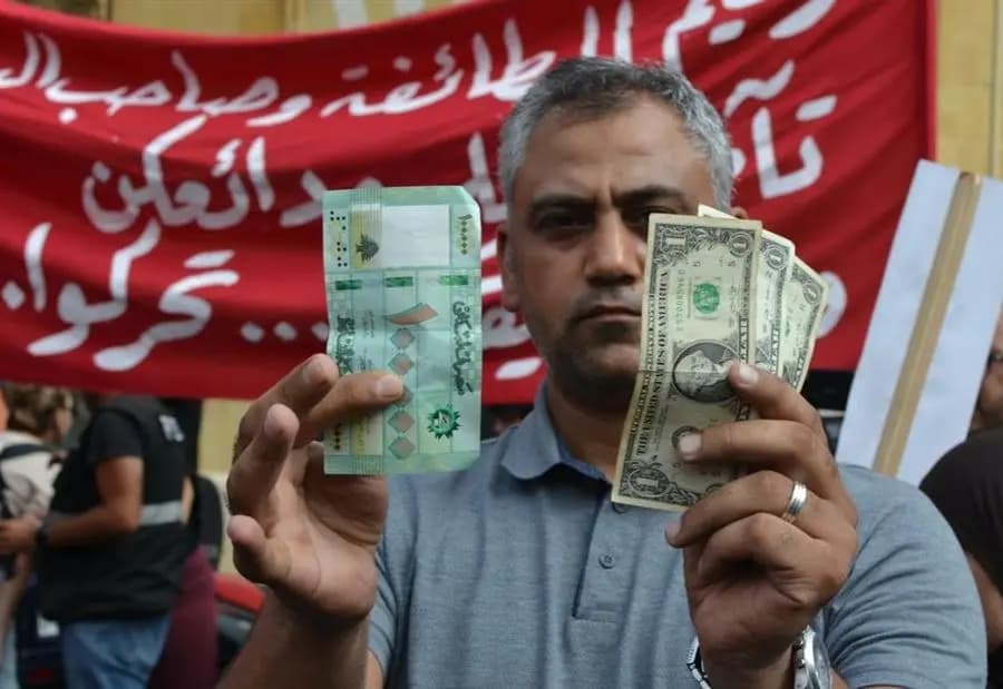مؤشّرٌ واحدٌ فقط يؤثّر في تراجع الدولار