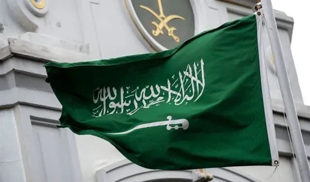 "الدبلوماسية السعودية تُحبطُ مشروعًا مشبوهًا في لبنان"!
