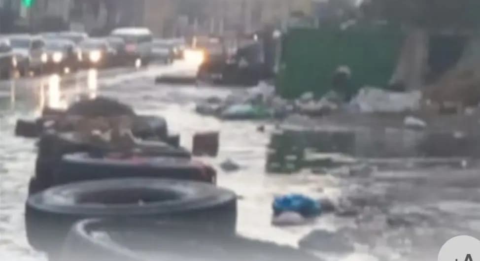 حمية: فرق وزارة الأشغال ستستمر بعملها ليلاً ونهاراً