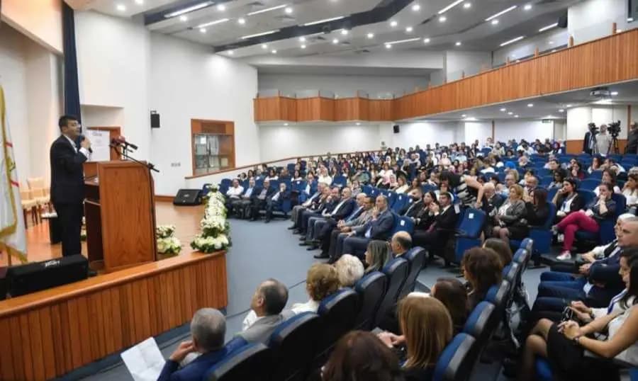 "الحصانة المهنية: بين الالتزام والعدالة"