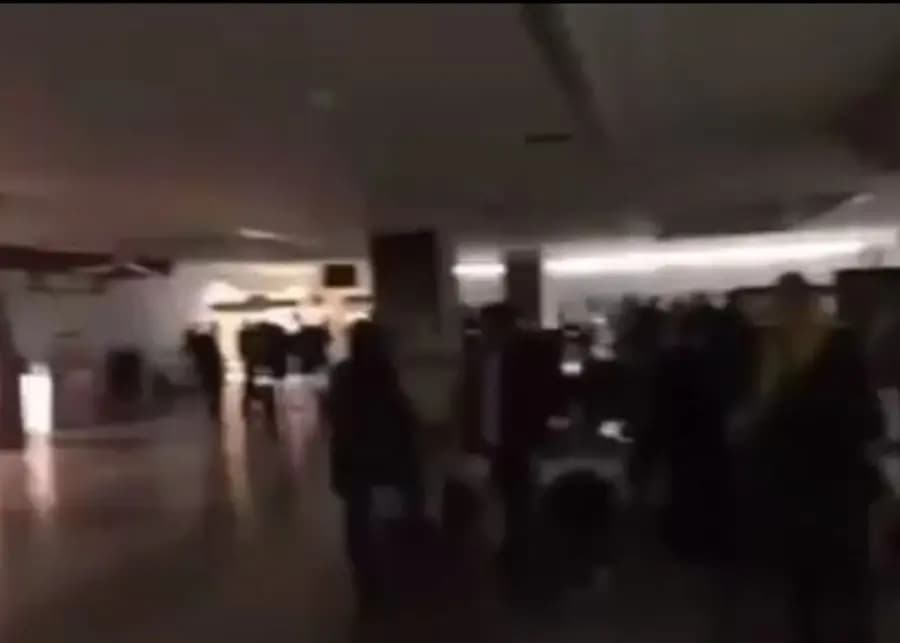 المطار دون كهرباء!