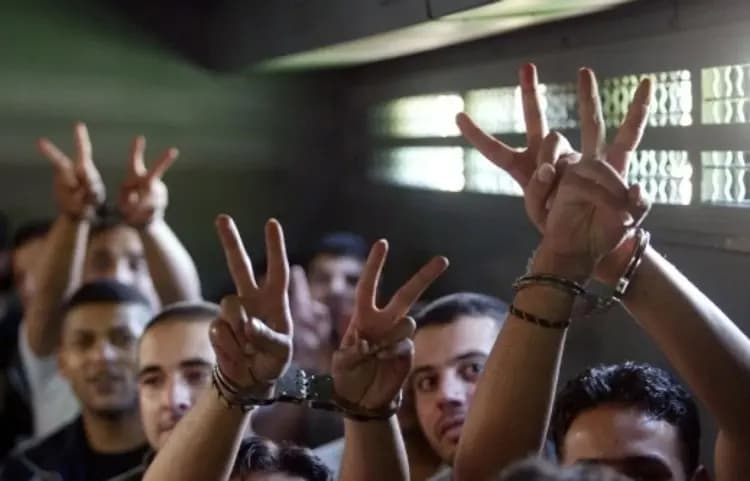 الحركة الأسيرة: نواجه تصعيد إجراءات الاحتلال بوحدة حال لم يسبق لها مثيل