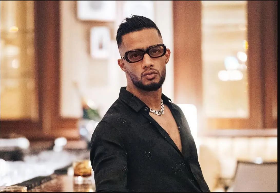 نوعٌ جديد من استعراض محمد رمضان على المسرح...