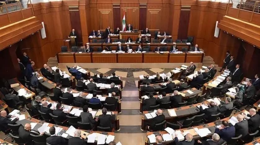 سِجالٌ دُستوريّ بشأنِ جلسةِ الغد.. كيف سيرُدّ النّوابُ على رسالة عون؟