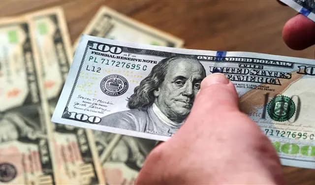 سعر دولار السوق السوداء صباح اليوم!