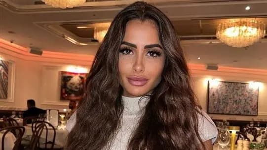 عارضة أزياء فرنسية تعتنق الإسلام...
