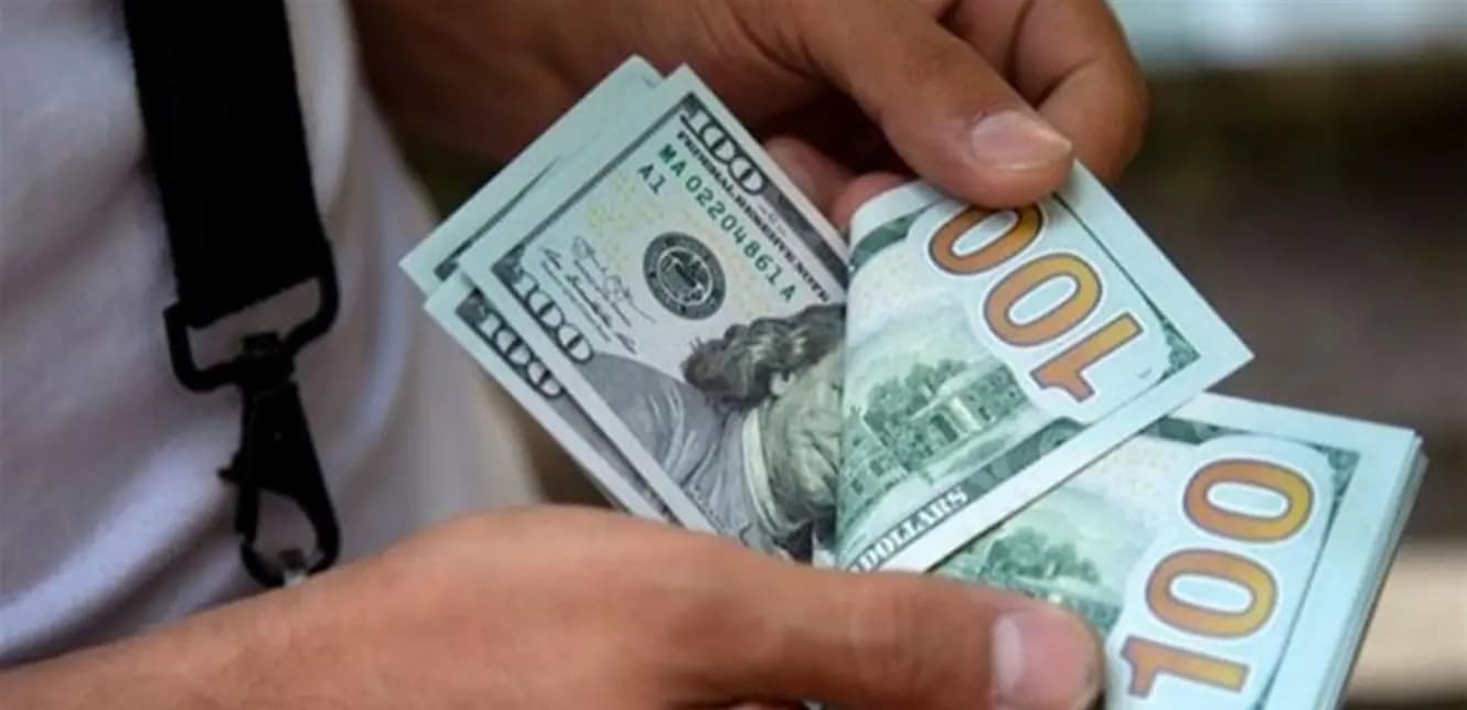 "بلبلة" طارئة في سوق الدولار