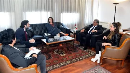هل من حلول قريبة للشؤون القضائية والكهرباء؟