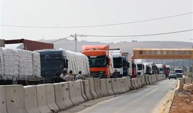 بعد رفع رسوم "الترانزيت"... صرخةٌ لحلّ ينطلق من لبنان!