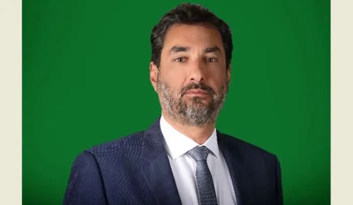 صادق: قد أختلف مع فضل الله ولكن...
