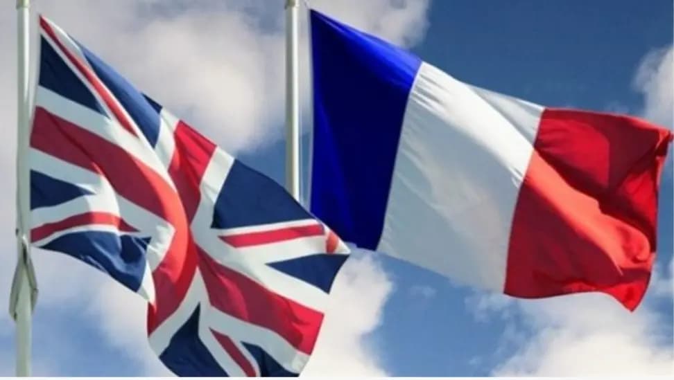 بريطانيا وفرنسا توقعان اتفاقًا جديداً لمكافحة عبور المهاجرين غير الشرعيين
