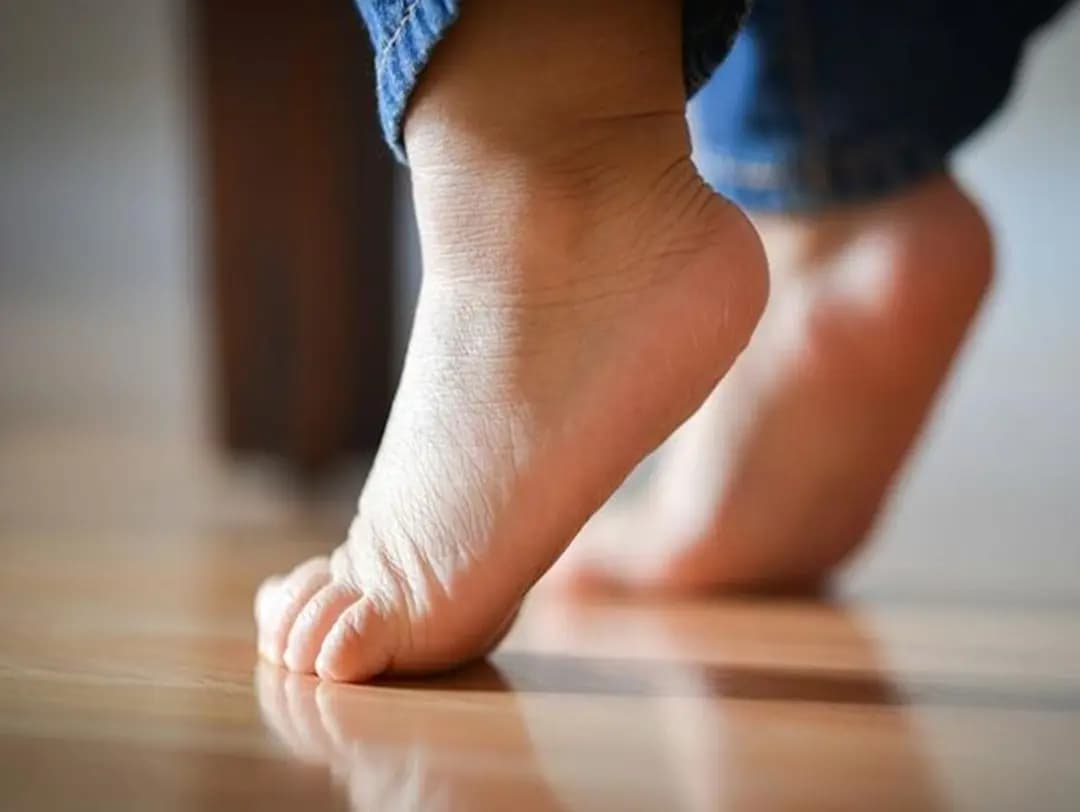 بطريقةٍ "مأساويّة"..وفاةُ طفلٍ في الضّنيّة