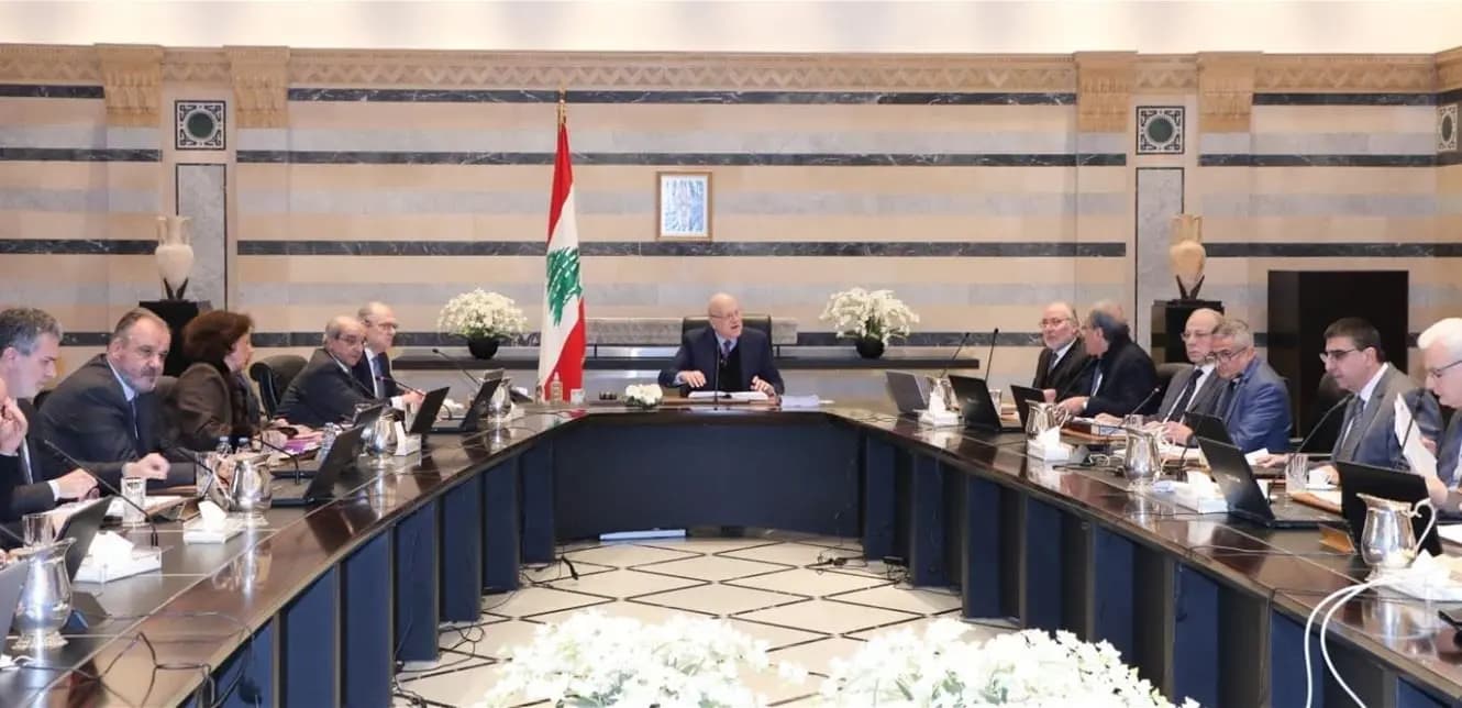 بدء جلسة مجلس الوزراء في السراي الحكومي برئاسة رئيس الحكومة نجيب ميقاتي، وعلى جدول أعمالها 18 بنداً