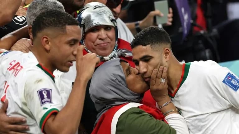 صقور المونديال فريسة العصافير