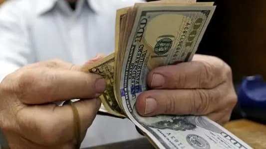 الدّولار يواصل الارتفاع ويتخطّى الـ 42 ألفاً