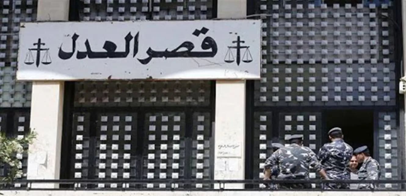 قاضٍ خارج "القضاء"!