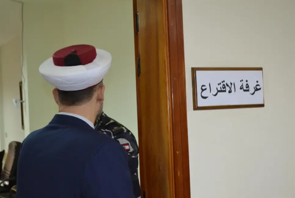 دريان يقلّص نفوذ الحريري في انتخابات مفتي المناطق خدمة للسعوديّة