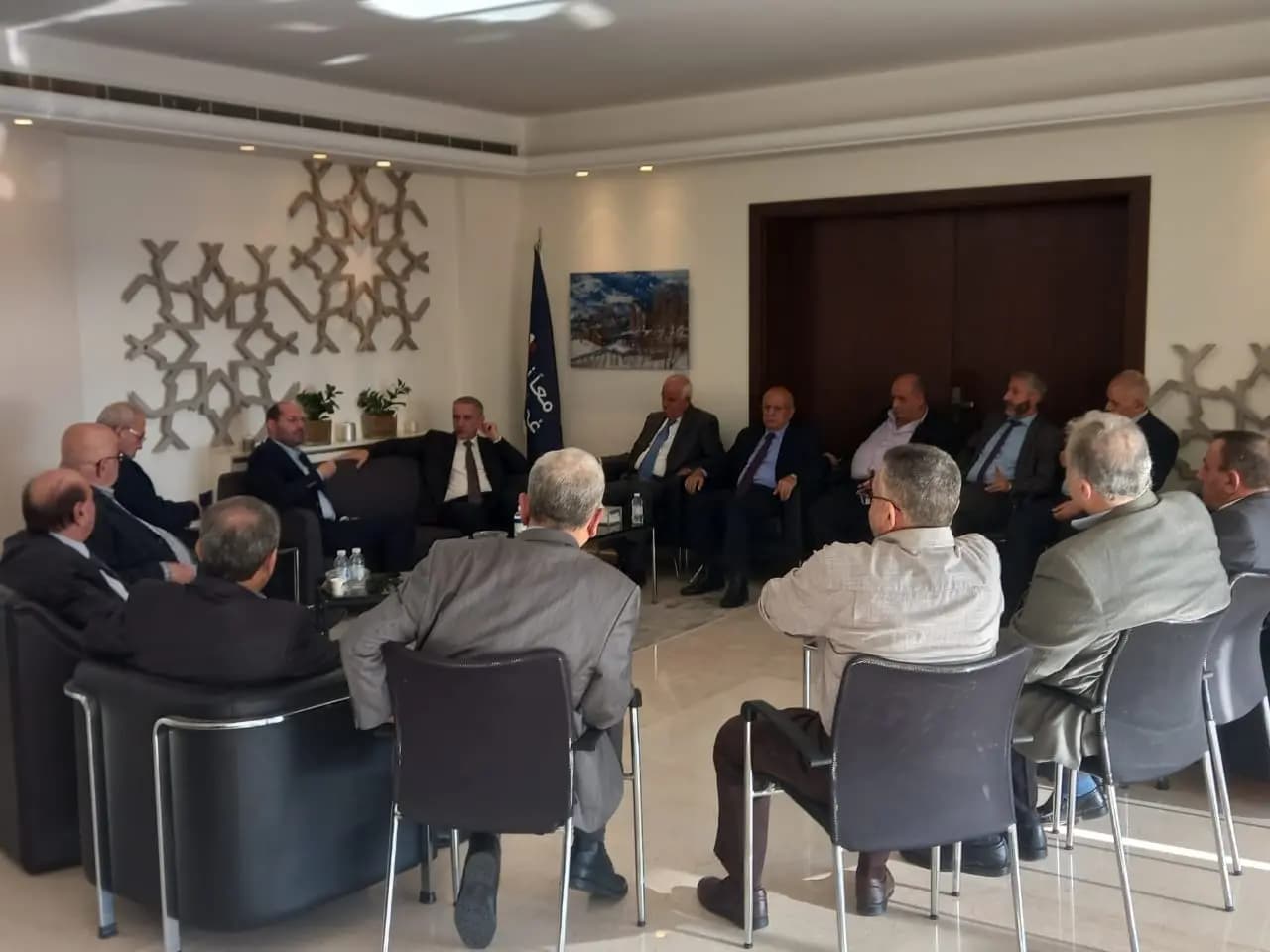 حسن مراد يستقبلُ وفدًا من هيئة التّنسيق للأحزاب والشّخصيات والقوى الوطنيّة