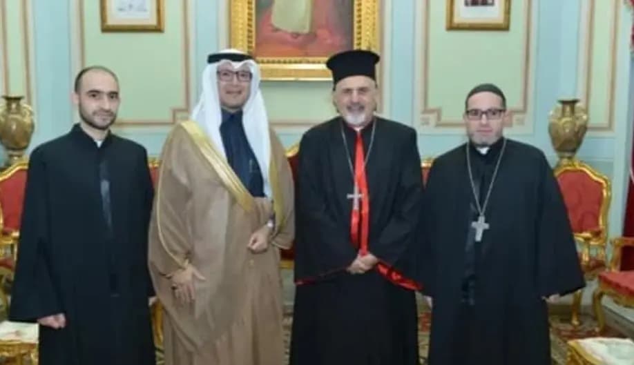 بخاري يهنئ بالميلاد