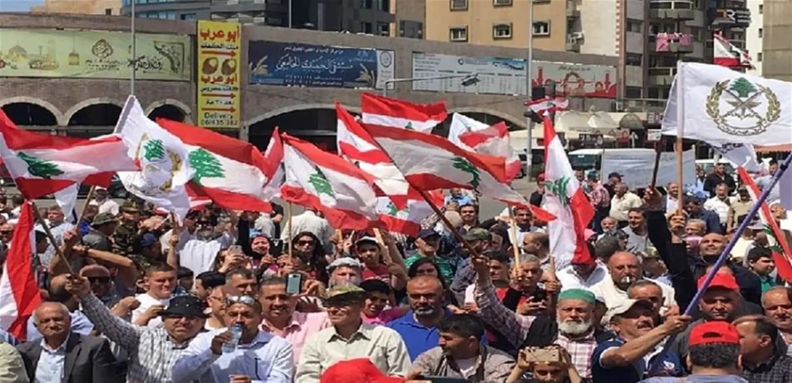 استثناء العسكريين المتقاعدين من نظام صيرفة الجديد