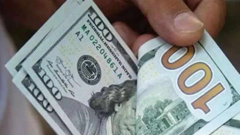 بعد بيان سلامة... إليكم سعر الدولار