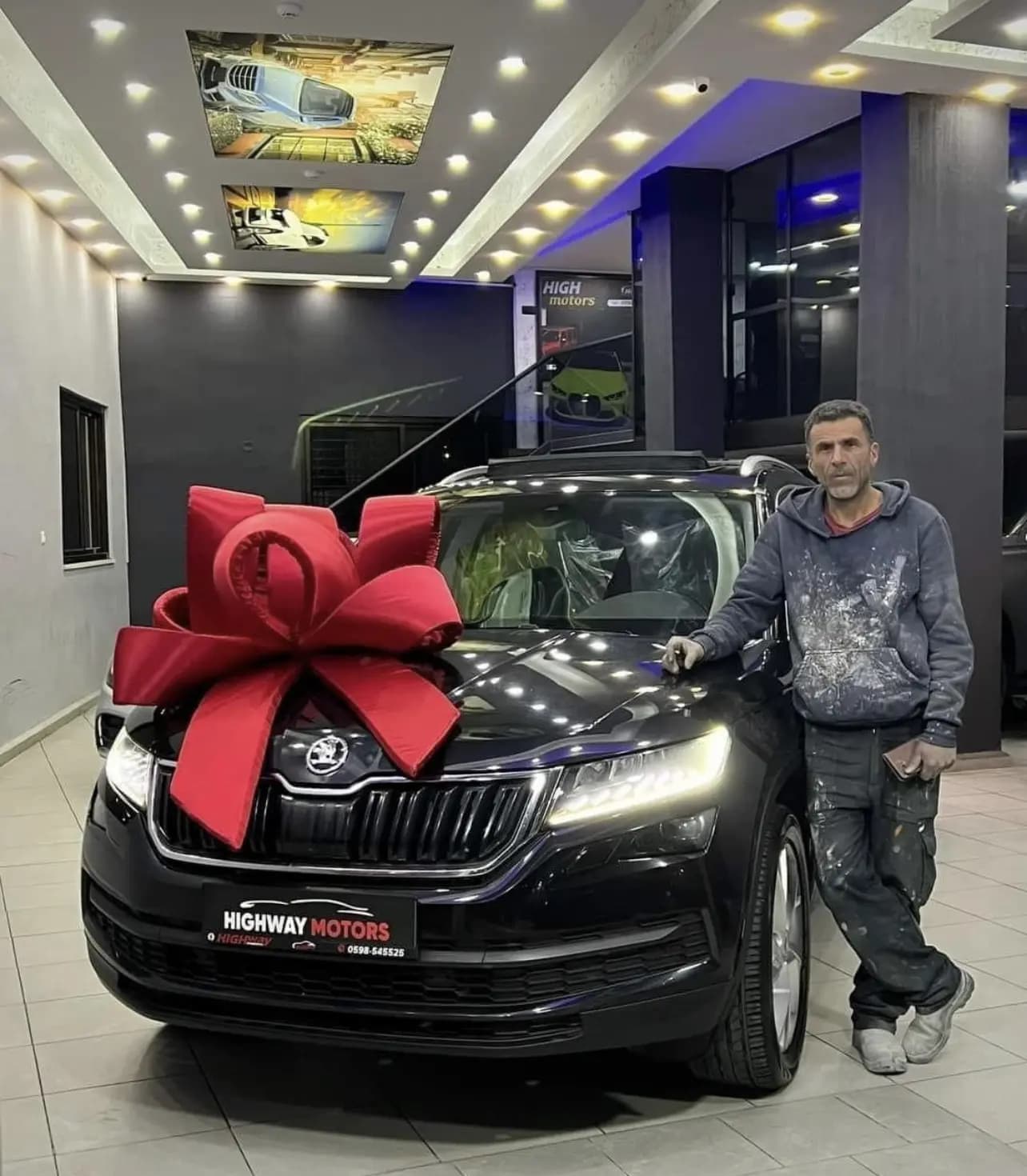هدية للزوجة بـ "ثياب العمل"