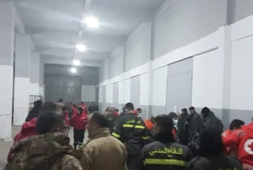 وصول الدفعة الاولى من الناجين إلى مرفأ طرابلس