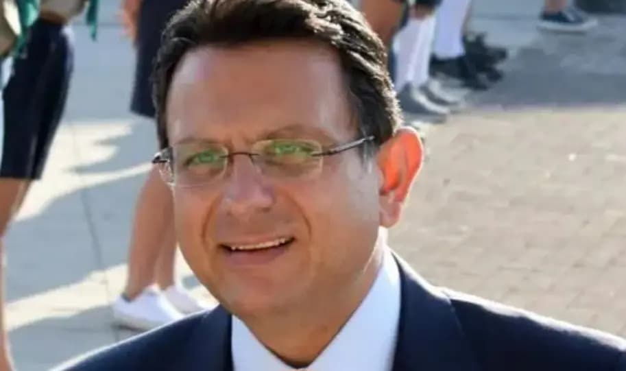 الخازن عايدَ الطّائفةَ الأرمنيّةَ بالميلاد
