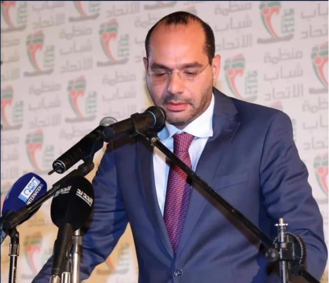 مراد معلّقًا على خروجِ الأسيرِ كريم يونس: عندما تكون على حقٍّ ستنتصرُ ولو بعدَ أربعينَ عامًا