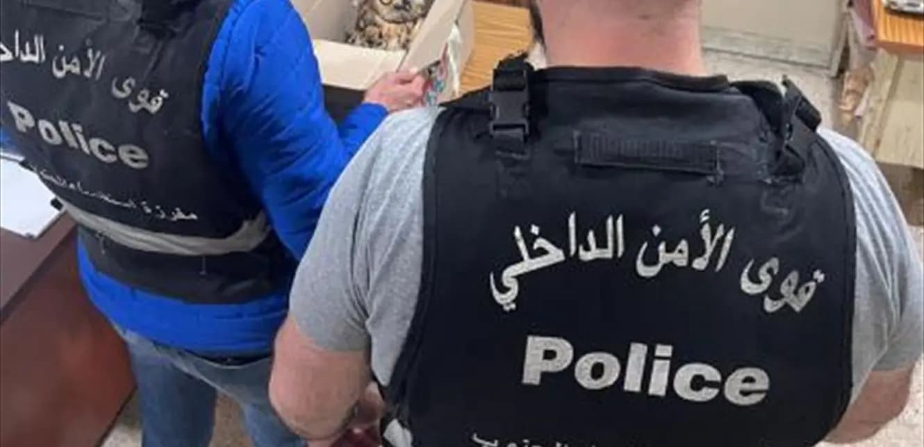 طائرٌ مُهدد بالانقراض في لبنان.. داخل مركز أمني!