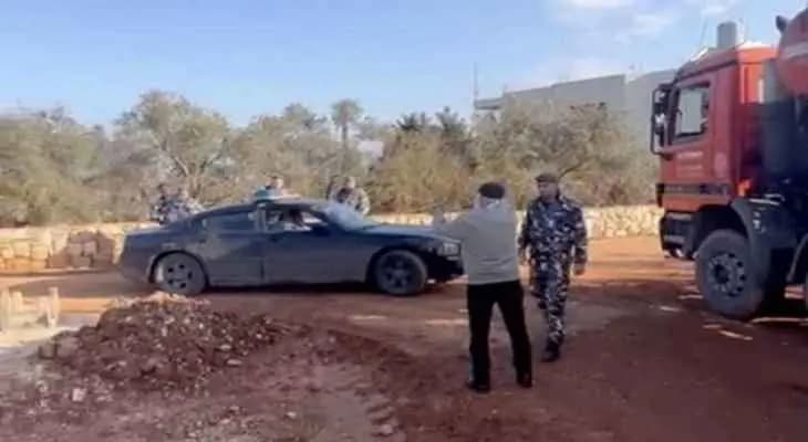 الأولاد يشتمون والوالد إلى التوقيف!