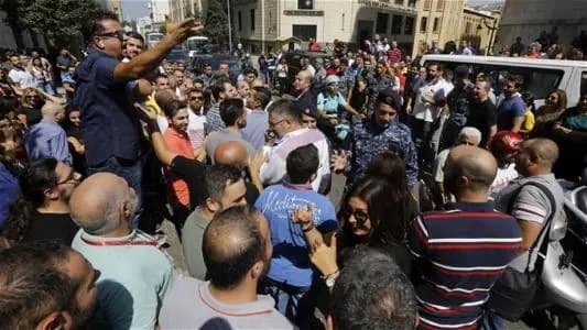 موظّفو "الاتصالات": رواتبنا وإلاّ