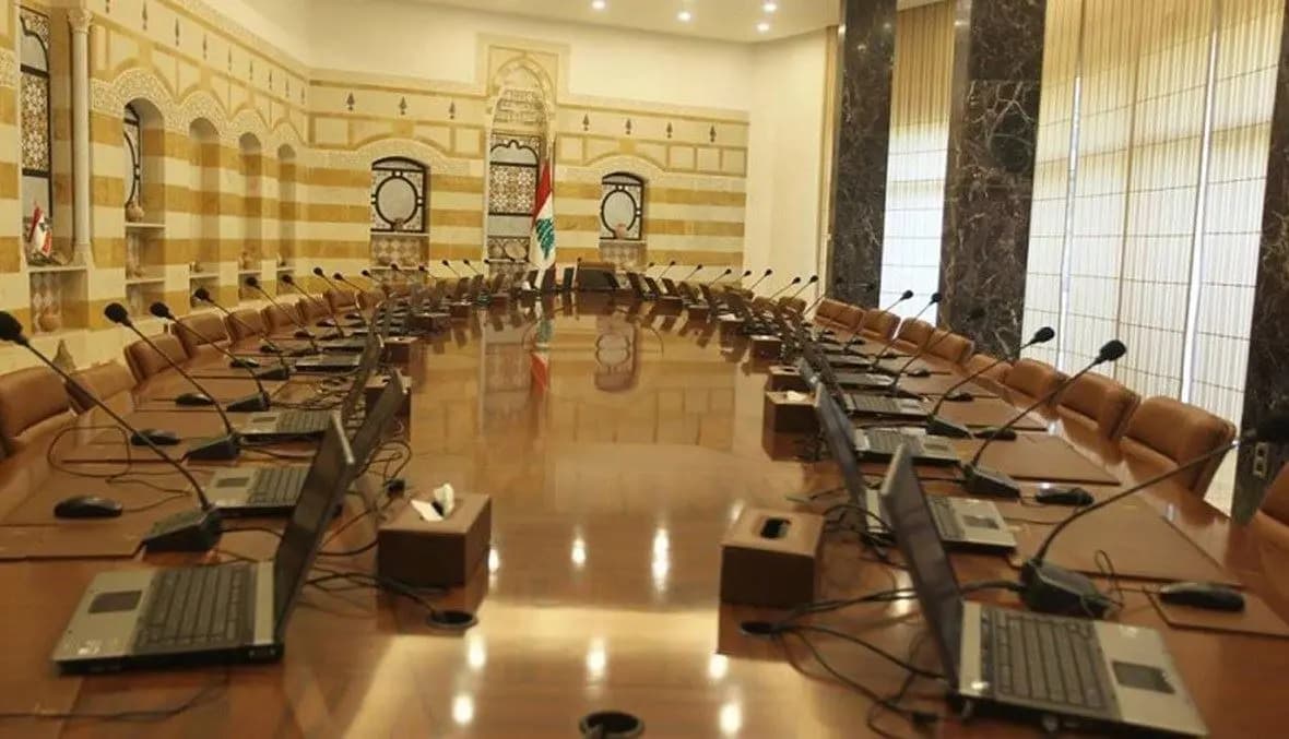 الجلسة الحكومية والكهرباء.. الاتصالات مستمرّة