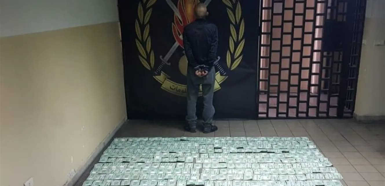 يخزّن المخدرات في منزله ويروّجها.. إليكم مصيره!