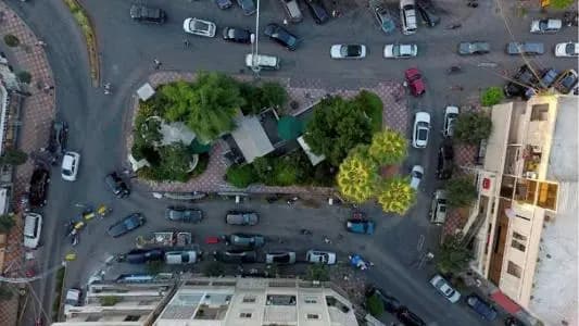 بلديات تستعين بالسوريين لتنظيف شوارعها واللبناني يتفرّج!