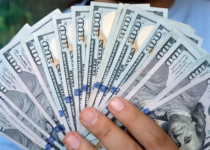 هل اقترب عصر الدولار من نهايته؟